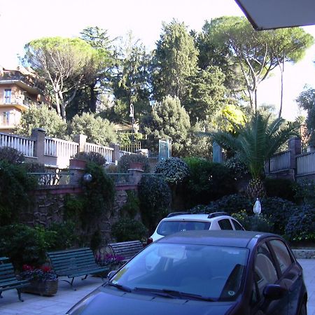 Casa Per Ferie Suore Domenicane Roma Exterior foto