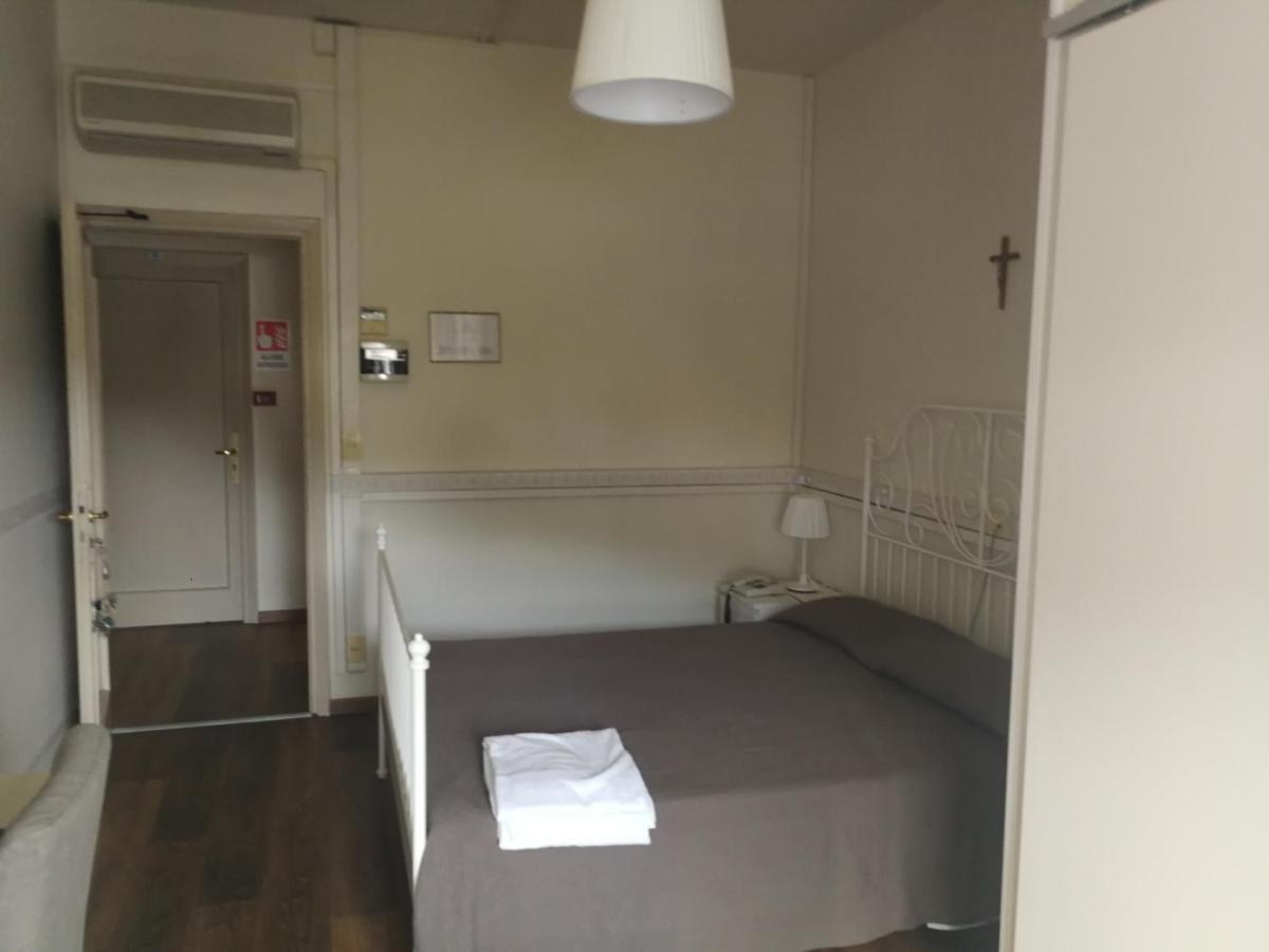 Casa Per Ferie Suore Domenicane Roma Exterior foto